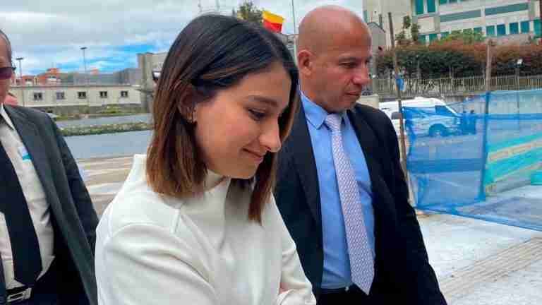 Laura Sarabia sí llegó a su interrogatorio en la Fiscalía, ¿qué pasó?