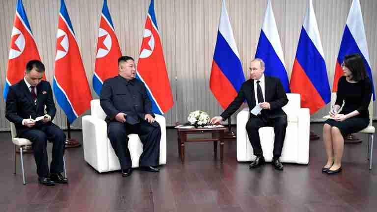 Kim Jong-un viaja a Rusia a reunirse con Vladímir Putin