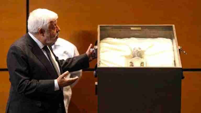 “Son seres no humanos”, periodista y ufólogo mexicano presenta pruebas de la supuesta existencia de extraterrestres en la Tierra