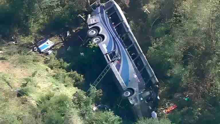 Una persona sin vida y 46 heridos dejó accidente de autobús que transportaba estudiantes 