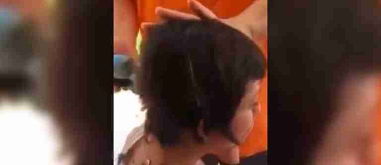 ¿Un buen castigo? Padre le corta el cabello a su hija por burlarse de una compañera con cáncer