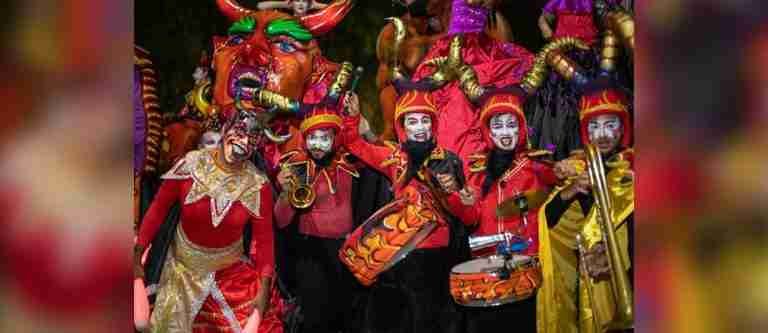 Con Desfile de Mitos y Leyendas se celebra Halloween en Medellín