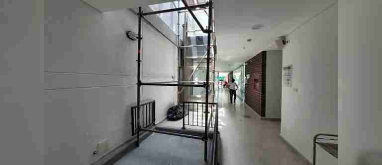Avanzan obras de mejoramiento en los centros de salud San Lorenzo y Sol de Oriente en Medellín