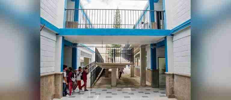 En la Institución Educativa Marco Fidel Suárez disfrutan de 23 aulas renovadas