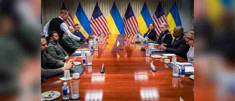 Estados Unidos condena envío de armas a Rusia mientras envía asistencia militar a Ucrania