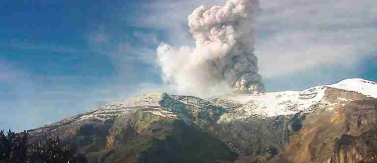 Volcán Nevado del Ruiz aumentó significativamente su actividad