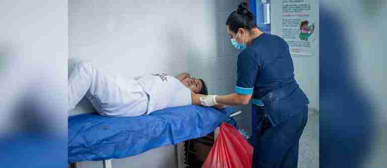 Mujeres privadas de la libertad accedieron a brigada de salud menstrual y reproductiva en Medellín 