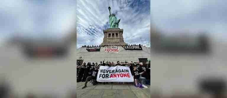 Más de 500 judíos se tomaron la Estatua de la Libertad para pedir cese al fuego en Gaza