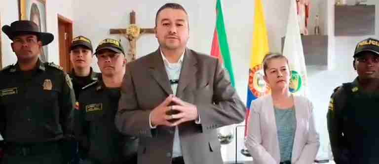 Por ola violenta en Marinilla se prohíbe el parrillero hombre