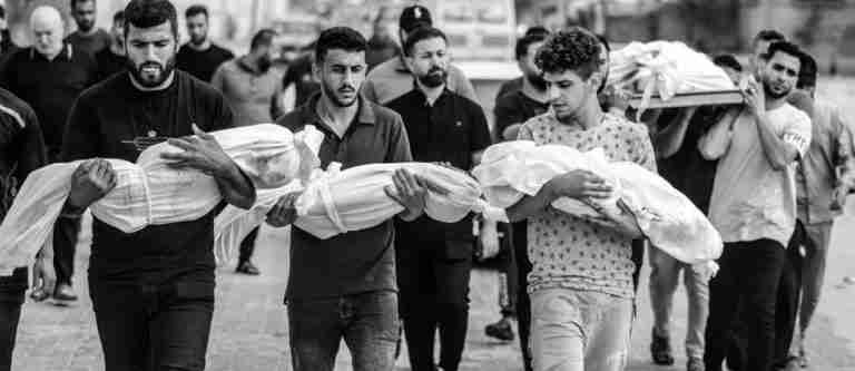 Un niño muere cada 10 minutos en Gaza: recordatorio de la OMS en el Día Mundial del Niño
