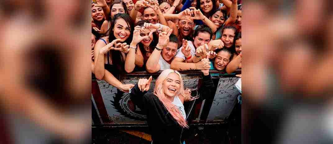 Karol G dio un concierto en cárcel de Ibagué: hace parte de una gira nacional
