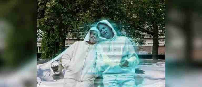 Esta es la primera mujer que se casará con un holograma. Le contamos los detalles