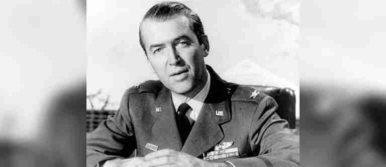Lo hicieron de nuevo: recrearon la voz de James Stewart con inteligencia artificial