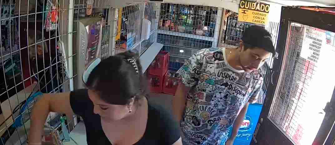Mujer se defendió a golpes de un hombre que intentó acosarla en una tienda