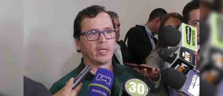 Por lo menos 200 empleados quedaron «atornillados» en transición de alcaldía