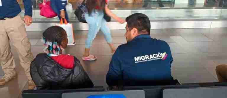 Los niños de El Dorado: dos menores extranjeros fueron abandonados en el aeropuerto de Bogotá