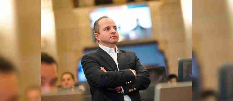 “Presidente cuál es su bronca por Antioquia”: representante Juan Espinal