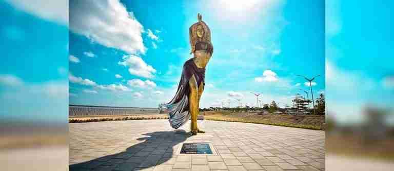 Así inauguraron la estatua de Shakira en Barranquilla