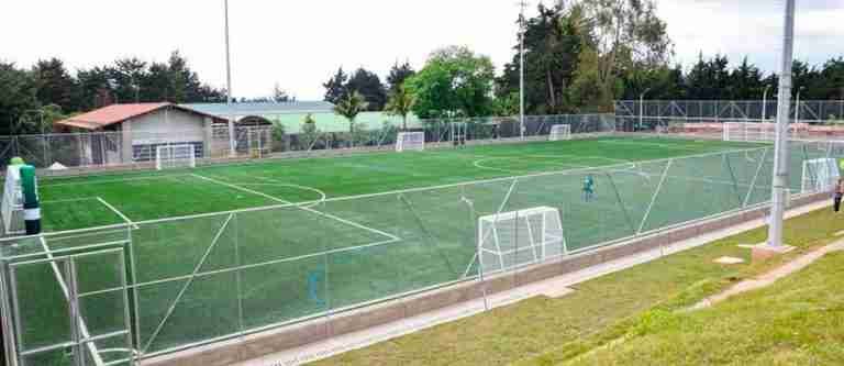Entregan nueva cancha sintética en Envigado