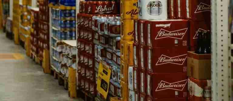 La OMS pide aumentar los impuestos al alcohol y las bebidas azucaradas