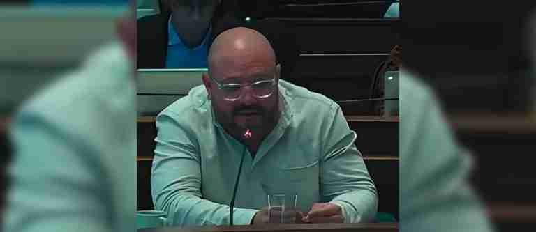 ¿Novatada? Concejal de Medellín pide modernización de vehículos y oficinas del Concejo 