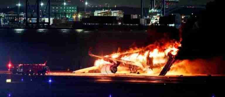 Accidente aéreo dejó cinco personas muertas en Tokio