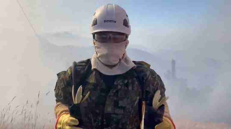 Persisten tres focos en el páramo de Santurbán mientras Fuerzas Militares rescatan frailejones