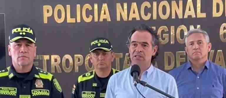 Ofrecen $100 millones de recompensa por captura de 13 fugados en Medellín