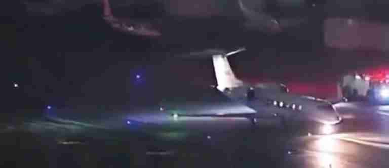 ¡Qué susto! Avión de Karol G aterriza de emergencia en Los Ángeles