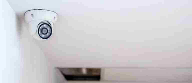 Airbnb prohíbe cámaras de seguridad en interiores para garantizar la privacidad de los huéspedes
