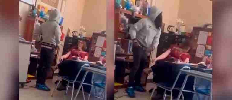 Estudiante golpea a su maestra delante de toda la clase