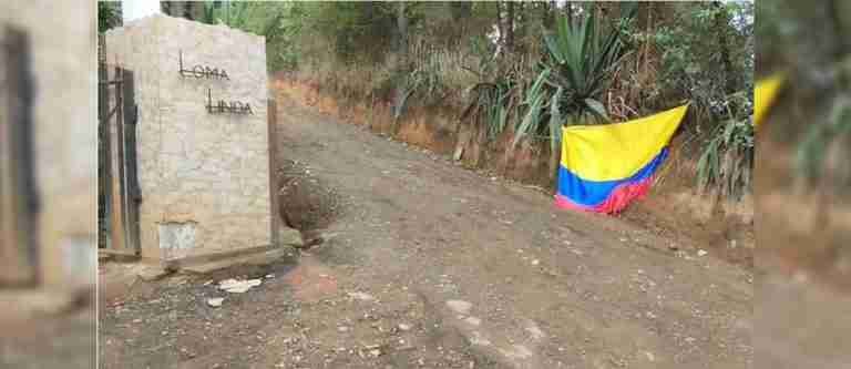 ¡Increíble! La comunidad tuvo que hacer convite para arreglar una vía que tuvo peaje más de 15 años