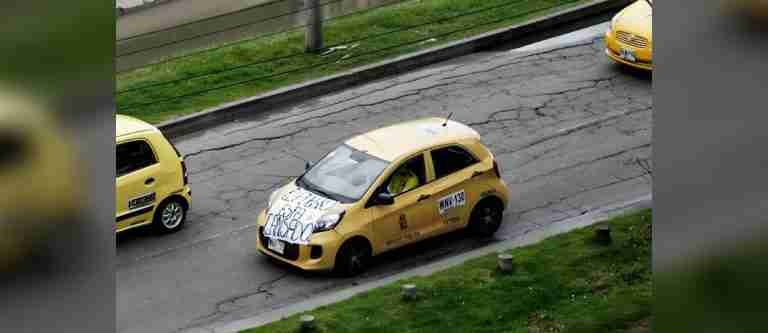 Manifestaciones de taxistas en Bogotá generan bloqueos intermitentes