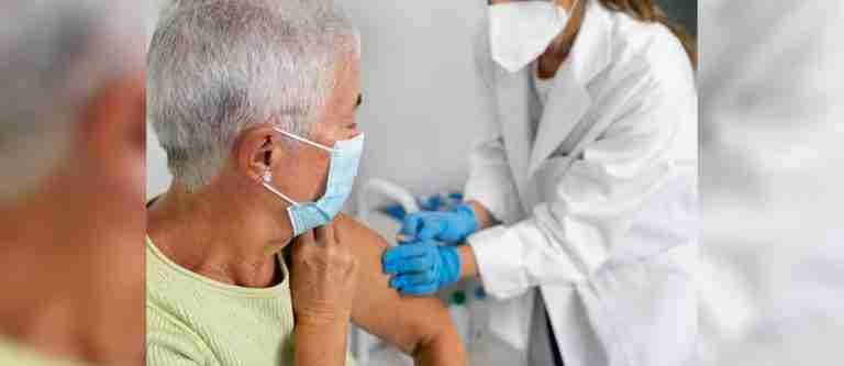 En Itagüí fueron vacunados 900 adultos mayores contra la influenza
