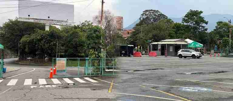 Tarifas de parqueo en Aeroparque Juan Pablo II disminuyen para fomentar uso de espacios