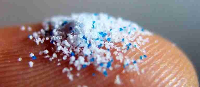 Estudio revela presencia de microplásticos en testículos humanos