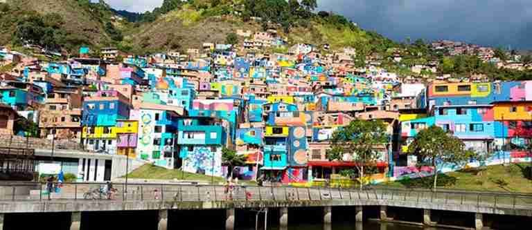 Manrique, nuevo epicentro turístico de Medellín con el mural más grande de la ciudad 