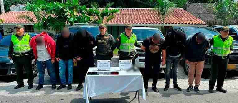 En Medellín, capturaron 6 ladrones que hurtaron 4 camiones de un parqueadero