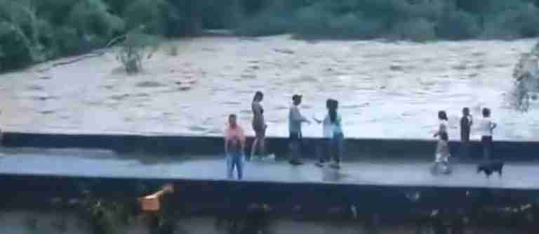 Suspenden búsqueda de Nicolás López Pérez, el niño arrastrado por la corriente del río Mutatá