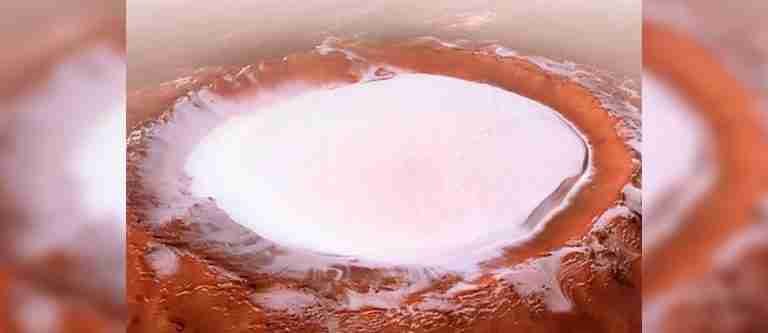 Científicos descubren escarcha de agua en volcanes de Marte