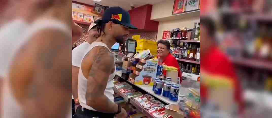 «Eso me lo dicen muy seguido» le dice Maluma a un cajero del OXXO cuando lo «confundió»
