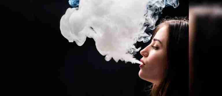 Adolescente sufre colapso pulmonar por uso de vapeador