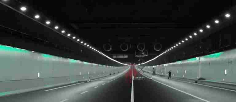 China inaugura un puente que bate 10 récords mundiales