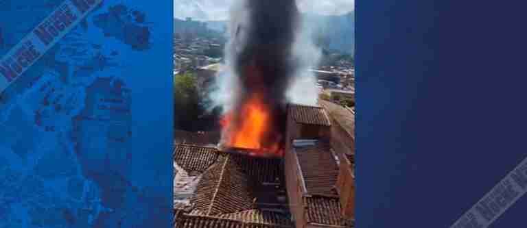 Un voraz incendio estructural en Bello es atendido por los Bomberos del municipio