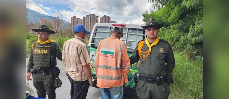 En Bello capturaron dos hombres por arrojar escombros al Río Medellín