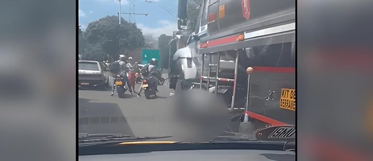 En un accidente de tránsito, un carro cisterna mató a un motociclista en Medellín