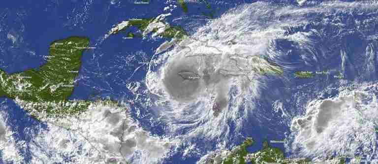 El Caribe colombiano sigue en alerta por huracán Beryl