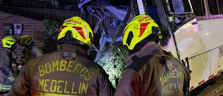 Momento exacto del accidente que dejó tres muertos en Medellín  