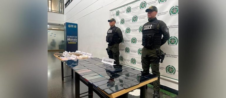 En las cárceles Pedregal y Bellavista, incautaron 100 celulares, los cuales usaban para extorsionar