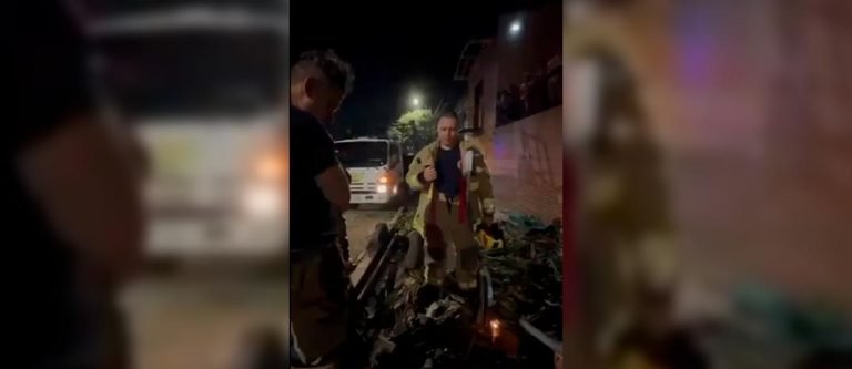 Los Bomberos de Medellín oraron por el alma del niño muerto en el accidente de Manrique 